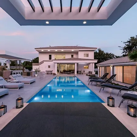 Villa M Mansion *
