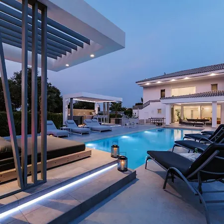 M Mansion *