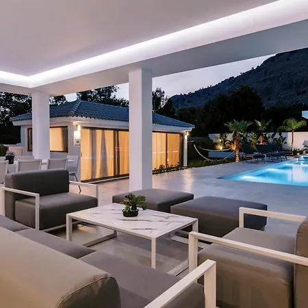 M Mansion Pefki (Rhodes)