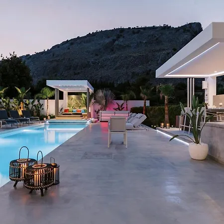 M Mansion *