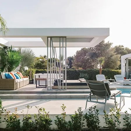 M Mansion * Pefki