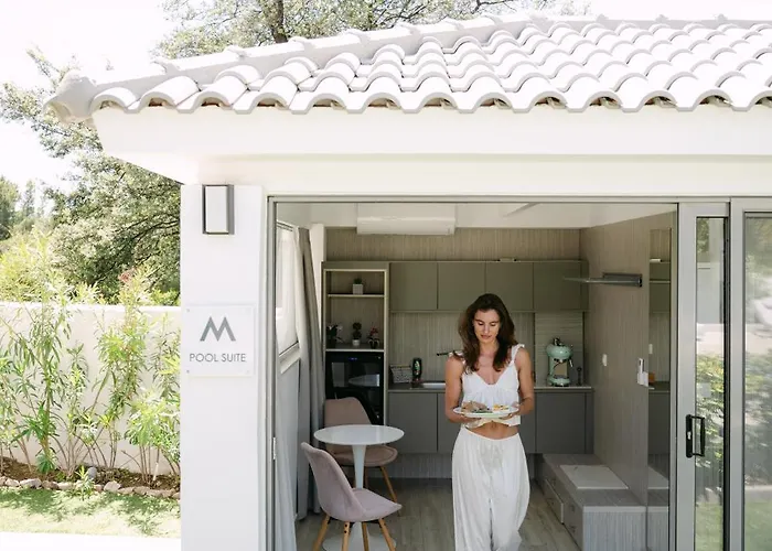 M Mansion Pefki (Rhodes)